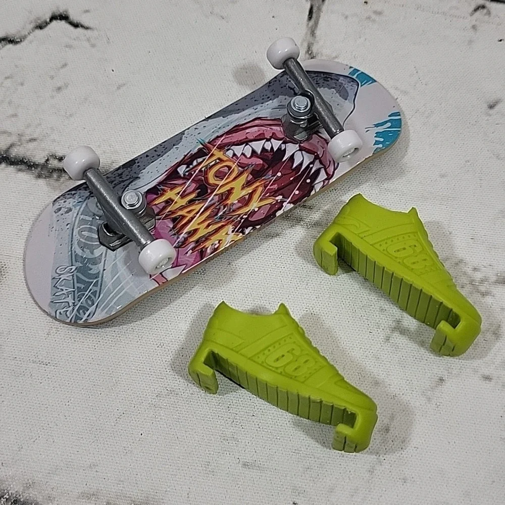 Hot Wheels Tony Hawk‎ Fingerboard Lot With Sneakers Shoes Skate Skull Grind